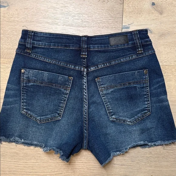 Elan Dark Blue Denim Shorts – Size Small – NWOT - Picture 3 of 4